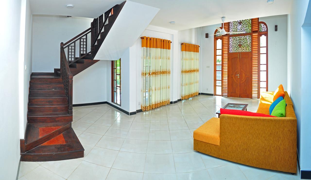 Falcon Villa Induruwa Exterior photo